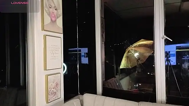 Snapshot of Ivanna_West chatting on February 26, 10:03 am Ivanna West online show from February 26, 10:03 am