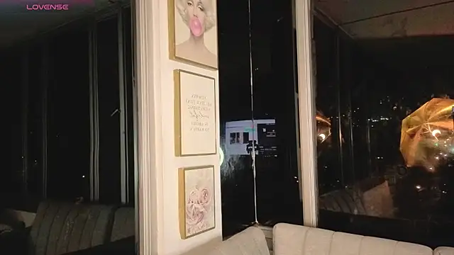 Snapshot of Ivanna_West chatting on March 17, 9:56 am Ivanna West online show from March 17, 9:56 am