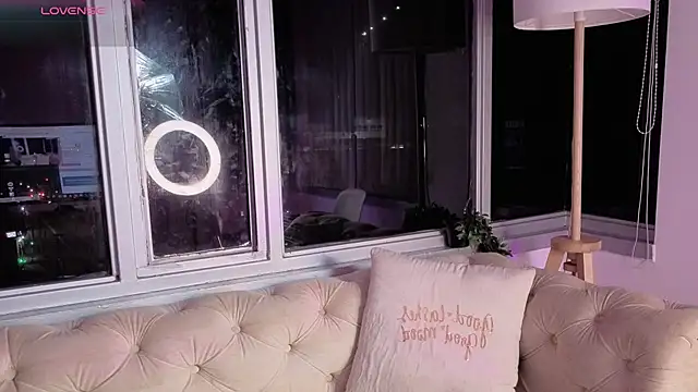 Snapshot of Ivanna_West chatting on March 20, 9:58 am Ivanna West online show from March 20, 9:58 am