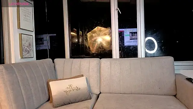 Snapshot of Ivanna_West chatting on April 2, 10:02 am Ivanna West online show from April 2, 10:02 am