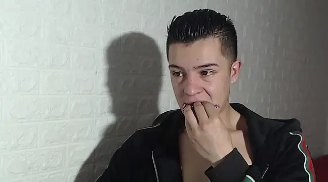 Snapshot of CamiloBeltran_ chatting on March 13, 3:50 pm CamiloBeltran online show from March 13, 3:50 pm