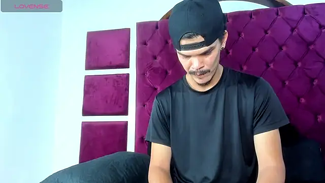 ValeryandMarcel online show from September 10, 6:41 pm