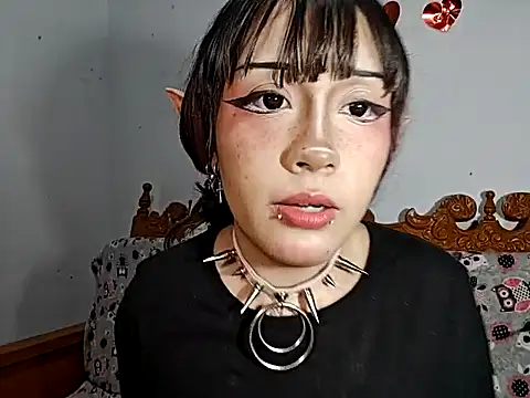 Snapshot of blue_katt chatting on February 20, 3:23 am blue katt online show from February 20, 3:23 am