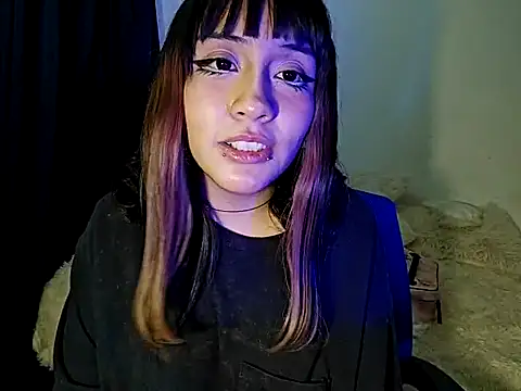Snapshot of blue_katt chatting on March 17, 10:49 am blue katt online show from March 17, 10:49 am