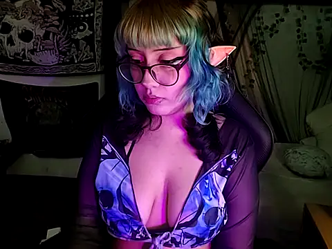 Snapshot of blue_katt chatting on October 4, 9:57 pm blue katt online show from October 4, 9:57 pm