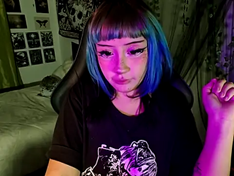 Snapshot of blue_katt chatting on October 27, 10:47 pm blue katt online show from October 27, 10:47 pm