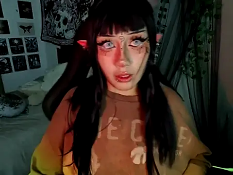 Snapshot of blue_katt chatting on November 10, 10:20 pm blue katt online show from November 10, 10:20 pm