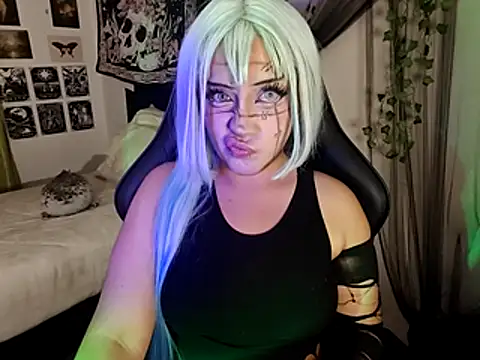 Snapshot of blue_katt chatting on November 28, 10:12 pm blue katt online show from November 28, 10:12 pm