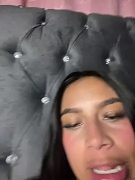 Snapshot of Emily_sharlot chatting on February 20, 6:26 am Emily sharlot online show from February 20, 6:26 am