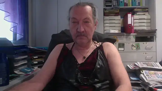 Snapshot of HMStraps01 chatting on January 15, 11:26 am HMStraps01 online show from January 15, 11:26 am