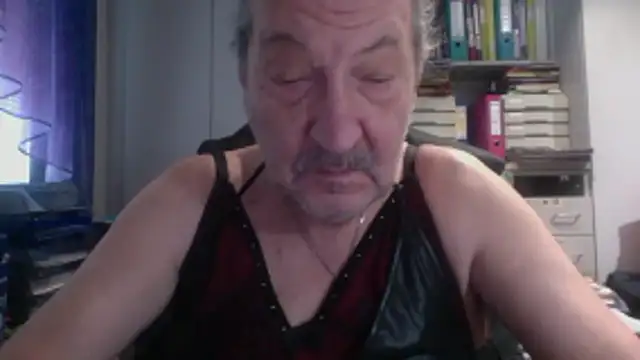 Snapshot of HMStraps01 chatting on January 17, 10:53 am HMStraps01 online show from January 17, 10:53 am