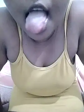 SLbeaty online show from March 28, 5:34 pm