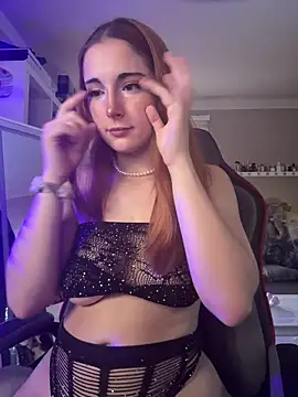 Snapshot of sexymelli18 chatting on September 19, 5:46 pm sexymelli18 online show from September 19, 5:46 pm