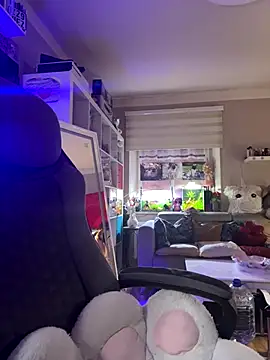 Snapshot of sexymelli18 chatting on September 22, 5:15 pm sexymelli18 online show from September 22, 5:15 pm