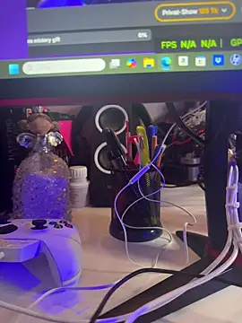 Snapshot of sexymelli18 chatting on October 8, 6:05 pm sexymelli18 online show from October 8, 6:05 pm