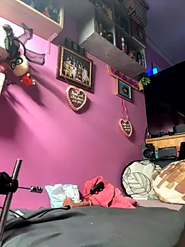 Snapshot of sexymelli18 chatting on October 22, 5:45 pm sexymelli18 online show from October 22, 5:45 pm