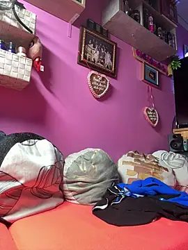 Snapshot of sexymelli18 chatting on November 1, 6:54 pm sexymelli18 online show from November 1, 6:54 pm