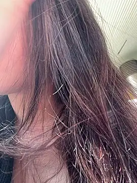 Snapshot of sexymelli18 chatting on May 4, 8:10 am sexymelli18 online show from May 4, 8:10 am