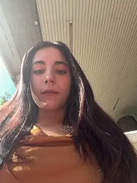 Snapshot of sexymelli18 chatting on May 5, 8:11 am sexymelli18 online show from May 5, 8:11 am