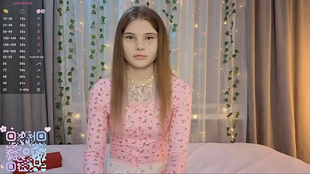 CarolinePepper online show from February 25, 1:43 pm