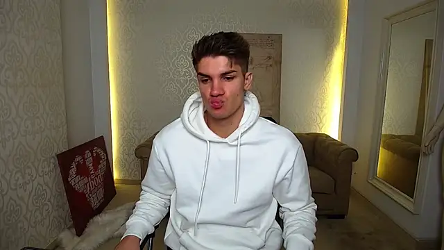 Snapshot of MaxKaiden chatting on September 30, 4:50 am MaxKaiden online show from September 30, 4:50 am