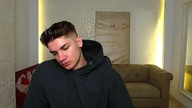 Snapshot of MaxKaiden chatting on October 9, 5:05 am MaxKaiden online show from October 9, 5:05 am