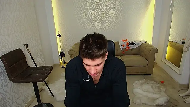 MaxKaiden online show from November 4, 5:39 am