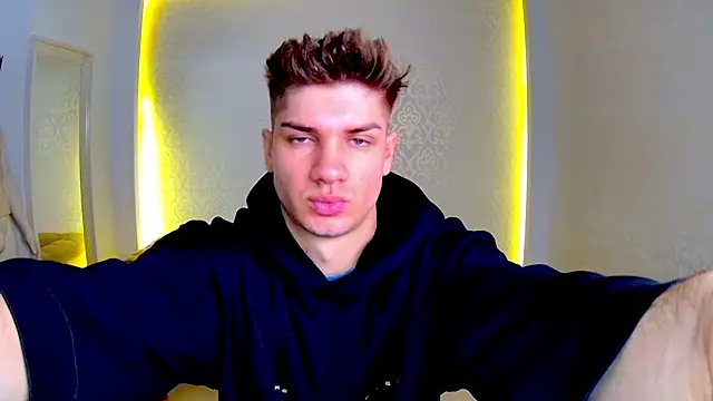 MaxKaiden online show from February 17, 5:26 am