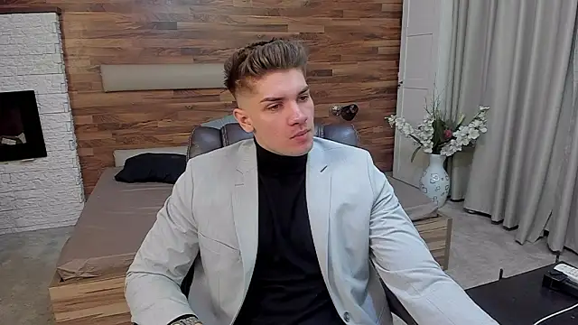 MaxKaiden online show from March 21, 6:07 am