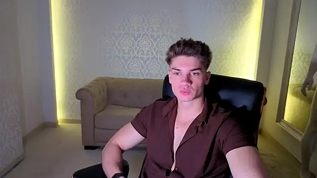 MaxKaiden online show from June 20, 4:15 am
