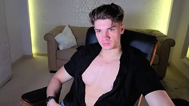 MaxKaiden online show from June 23, 4:10 am