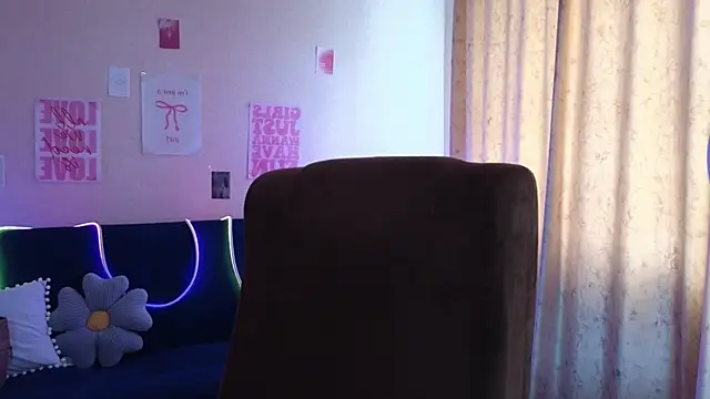 Sandra Snowflake online show from May 12, 12:02 pm