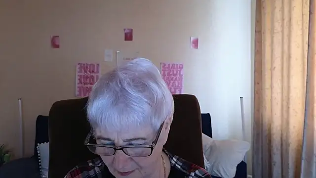 Sandra Snowflake online show from May 13, 4:21 am