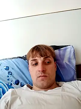 Snapshot of Eusuntnoulgigolo chatting on February 22, 9:12 am Eusuntnoulgigolo online show from February 22, 9:12 am