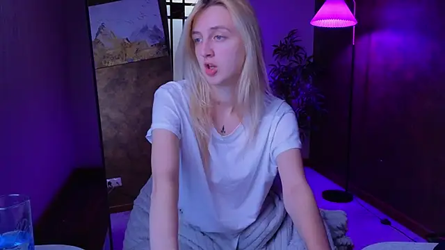 Snapshot of aishiro chatting on September 21, 9:33 am aishiro online show from September 21, 9:33 am