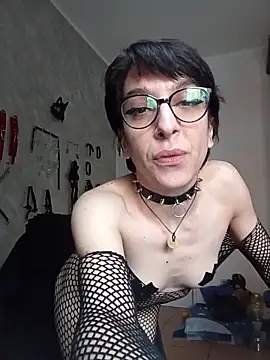 Snapshot of MirianaB chatting on February 24, 8:17 am MirianaB online show from February 24, 8:17 am