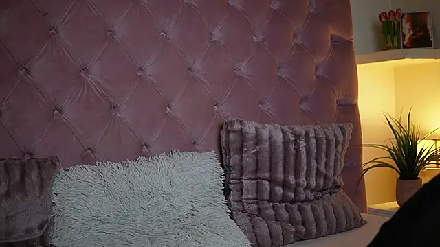 MaiaMini online show from October 12, 8:52 pm