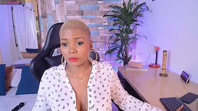 Snapshot of DashaSousaa chatting on March 3, 12:44 pm DashaSousaa online show from March 3, 12:44 pm