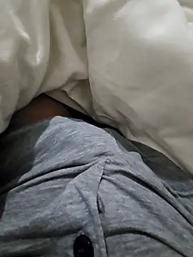 Snapshot of skiciyunis chatting on November 7, 6:08 pm skiciyunis online show from November 7, 6:08 pm