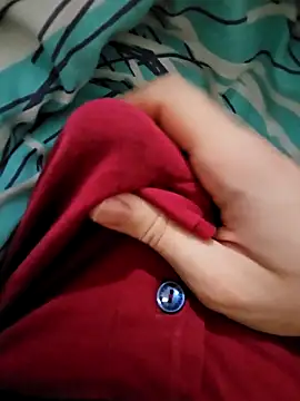 Snapshot of skiciyunis chatting on November 11, 8:20 pm skiciyunis online show from November 11, 8:20 pm