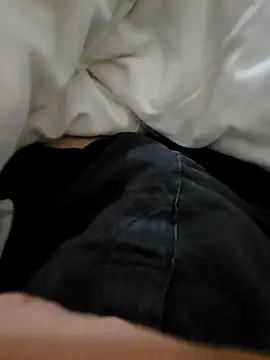 Snapshot of skiciyunis chatting on November 16, 9:31 pm skiciyunis online show from November 16, 9:31 pm