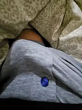 Snapshot of skiciyunis chatting on November 18, 8:46 pm skiciyunis online show from November 18, 8:46 pm