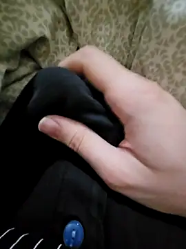 Snapshot of skiciyunis chatting on December 4, 9:01 pm skiciyunis online show from December 4, 9:01 pm