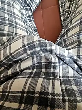 Snapshot of skiciyunis chatting on December 15, 11:14 am skiciyunis online show from December 15, 11:14 am