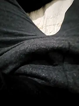 Snapshot of skiciyunis chatting on January 8, 2:41 pm skiciyunis online show from January 8, 2:41 pm