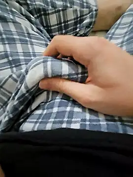 Snapshot of skiciyunis chatting on February 2, 7:12 pm skiciyunis online show from February 2, 7:12 pm