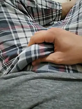 Snapshot of skiciyunis chatting on February 12, 5:19 pm skiciyunis online show from February 12, 5:19 pm