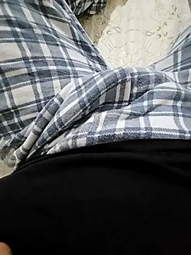 Snapshot of skiciyunis chatting on February 16, 5:09 pm skiciyunis online show from February 16, 5:09 pm