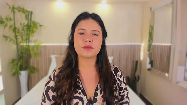 GeorginaReyes online show from May 8, 10:37 pm