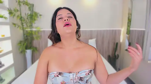 GeorginaReyes online show from May 9, 10:37 pm